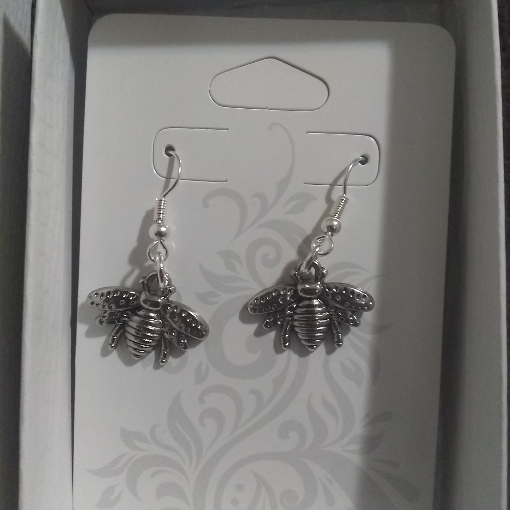 Bee earrings - Picture 2 of 2